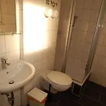 招待所 At Friends - - Zu Hause Bei Freunden