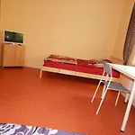 招待所 At Friends - - Zu Hause Bei Freunden 4*