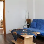 At Friends - - Zu Hause Bei Freunden