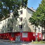 At Friends - - Zu Hause Bei Freunden Πανσιόν