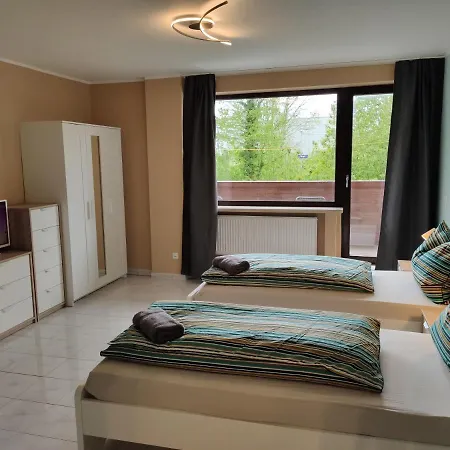 게스트하우스 At Friends - - Zu Hause Bei Freunden 4*