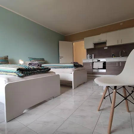 At Friends - - Zu Hause Bei Freunden Gasthuis