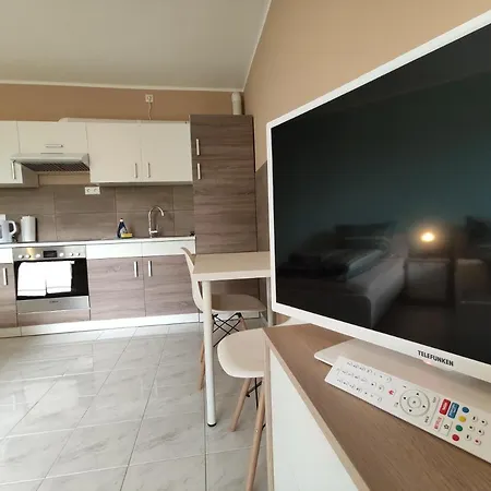 At Friends - - Zu Hause Bei Freunden 4*