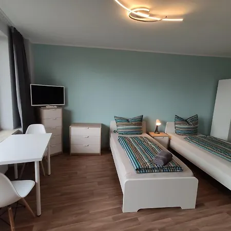 게스트하우스 At Friends - - Zu Hause Bei Freunden 4*