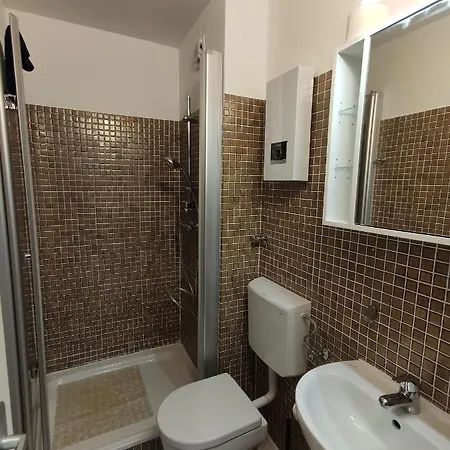 게스트하우스 At Friends - - Zu Hause Bei Freunden 4*