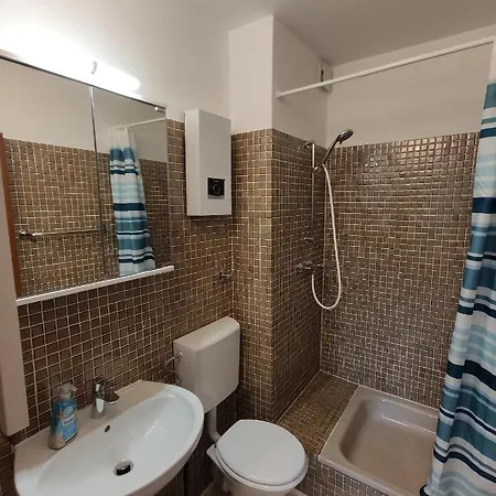 At Friends - - Zu Hause Bei Freunden