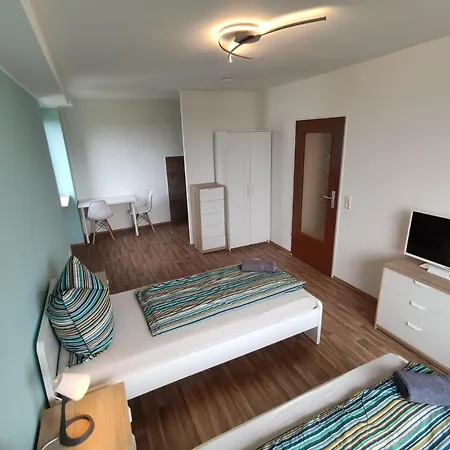 At Friends - - Zu Hause Bei Freunden