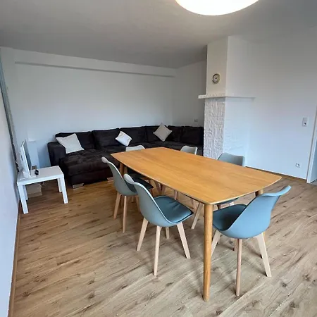 At Friends - - Zu Hause Bei Freunden Pensión Dortmund