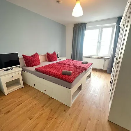 At Friends - - Zu Hause Bei Freunden 4*