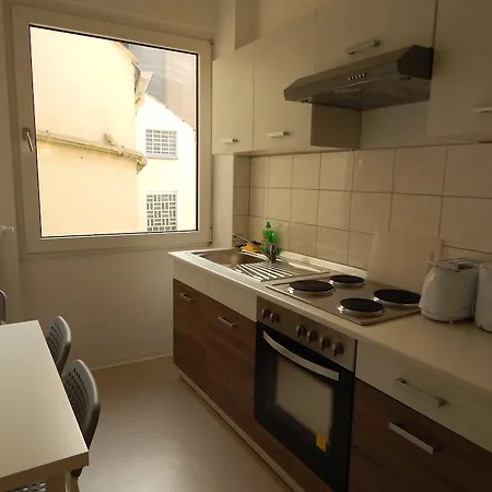 At Friends - - Zu Hause Bei Freunden Gasthuis Dortmund