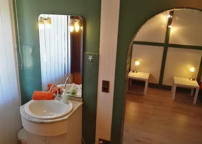 At Friends - - Zu Hause Bei Freunden Pensión Dortmund