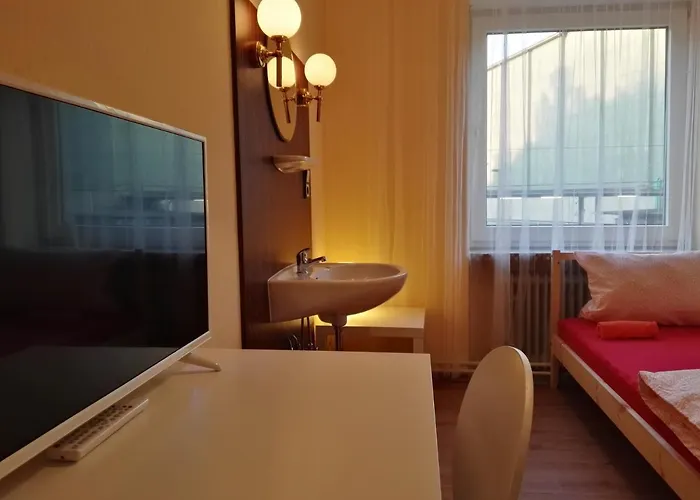 At Friends - - Zu Hause Bei Freunden 4*