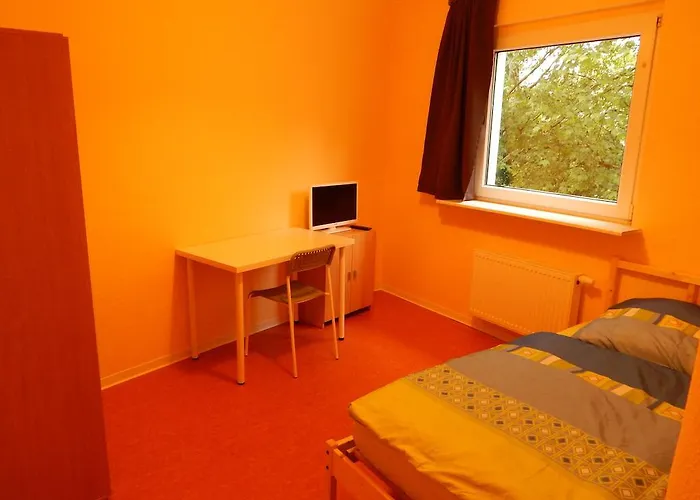 Pensión At Friends - - Zu Hause Bei Freunden 4*