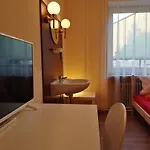 At Friends - - Zu Hause Bei Freunden 4*