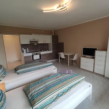 At Friends - - Zu Hause Bei Freunden Pensión 4*