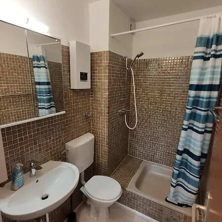 At Friends - - Zu Hause Bei Freunden 4*