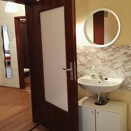 At Friends - - Zu Hause Bei Freunden Pensión Dortmund
