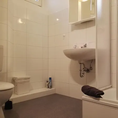 At Friends - - Zu Hause Bei Freunden Pensión Dortmund