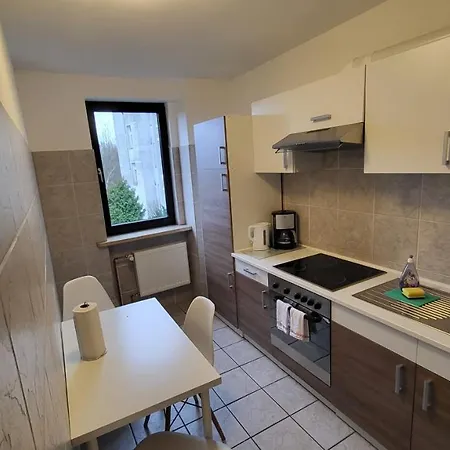 At Friends - - Zu Hause Bei Freunden