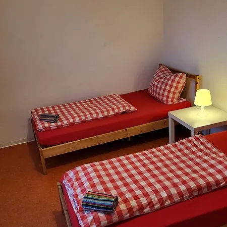 At Friends - - Zu Hause Bei Freunden 4*