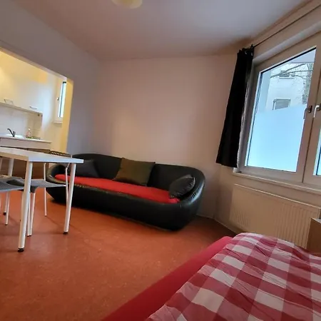 At Friends - - Zu Hause Bei Freunden 4*