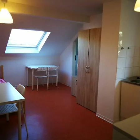 At Friends - - Zu Hause Bei Freunden Pensión