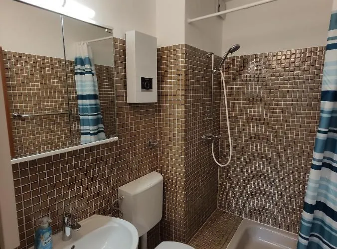 At Friends - - Zu Hause Bei Freunden