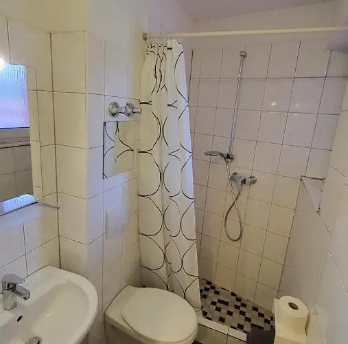 Pensjonat At Friends - - Zu Hause Bei Freunden Dortmund