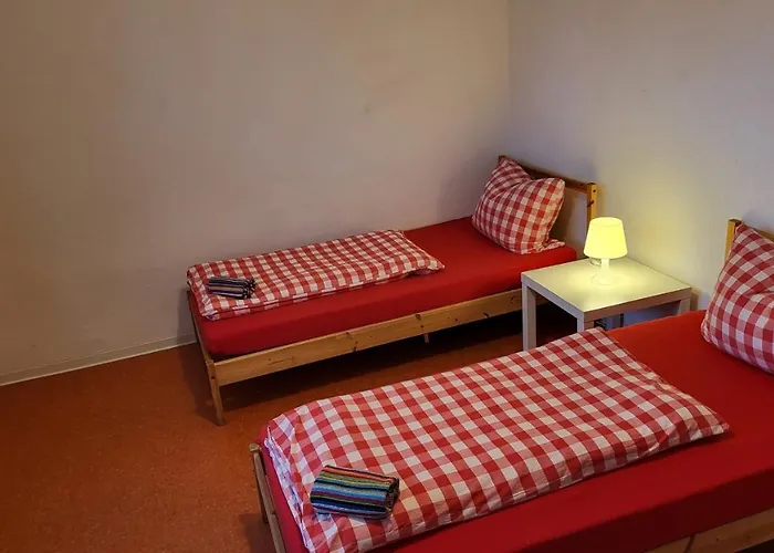 At Friends - - Zu Hause Bei Freunden 4*