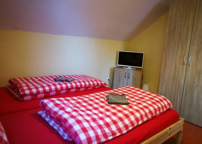 At Friends - - Zu Hause Bei Freunden